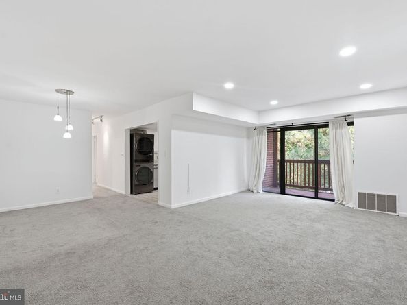 55 Skyhill Road 202, Alexandria VA 22314