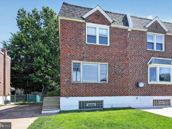 205 Napfle Avenue, Philadelphia PA 19111