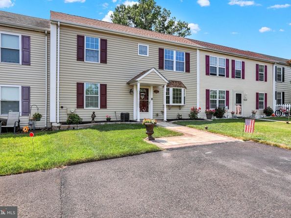 5759 Cavalier Ct # E, Bensalem PA 19020