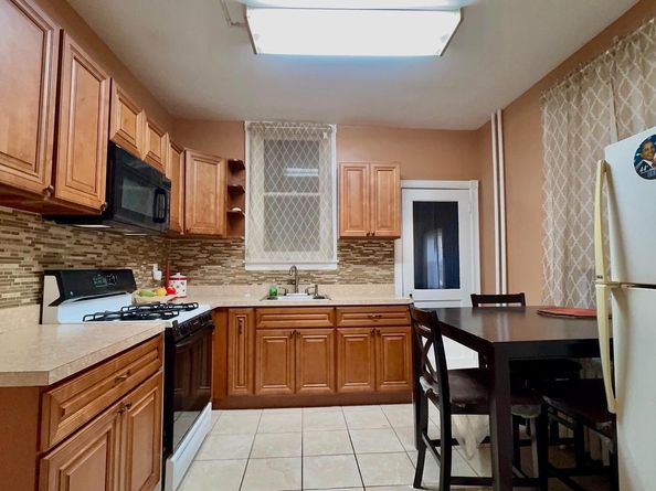 5033 N 16TH Street, Philadelphia PA 19141