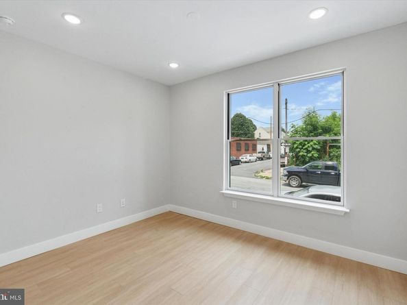 518 W Susquehanna Avenue, Philadelphia PA 19122