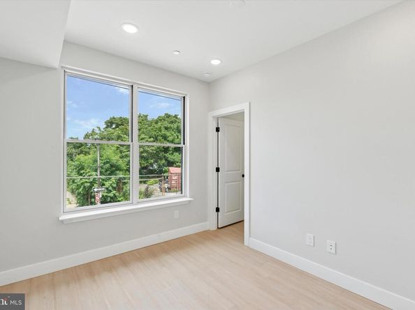 518 W Susquehanna Avenue, Philadelphia PA 19122