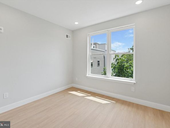 518 W Susquehanna Avenue, Philadelphia PA 19122