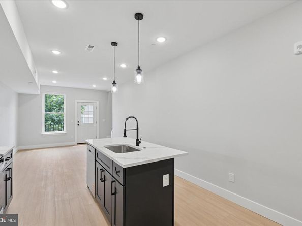 518 W Susquehanna Avenue, Philadelphia PA 19122