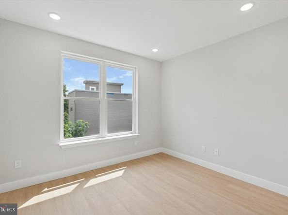 518 W Susquehanna Avenue, Philadelphia PA 19122