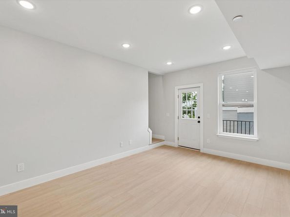 518 W Susquehanna Avenue, Philadelphia PA 19122