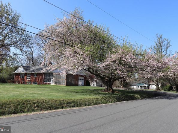 2831 Cedar Lane, Vienna VA 22180