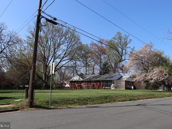 2831 Cedar Lane, Vienna VA 22180