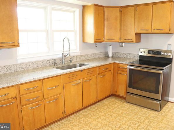 2831 Cedar Lane, Vienna VA 22180