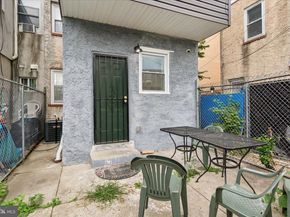 1557 N 9TH Street, Philadelphia PA 19122
