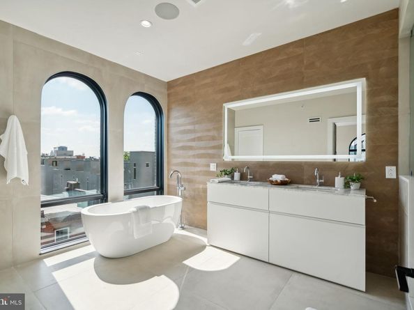 160 N 2nd Street 601, Philadelphia PA 19106