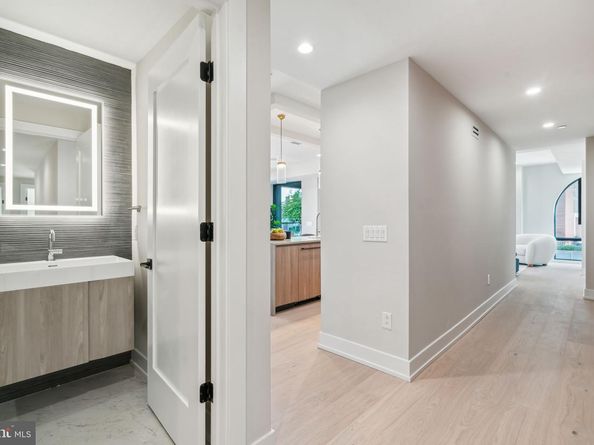 160 N 2nd Street 601, Philadelphia PA 19106