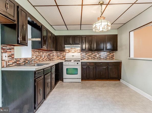 625 Walnut Street, Darby PA 19023