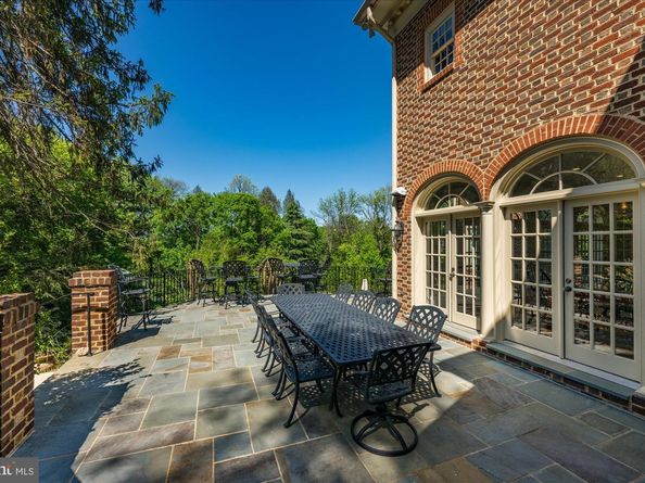 1101 Dogwood Drive, Mclean VA 22101