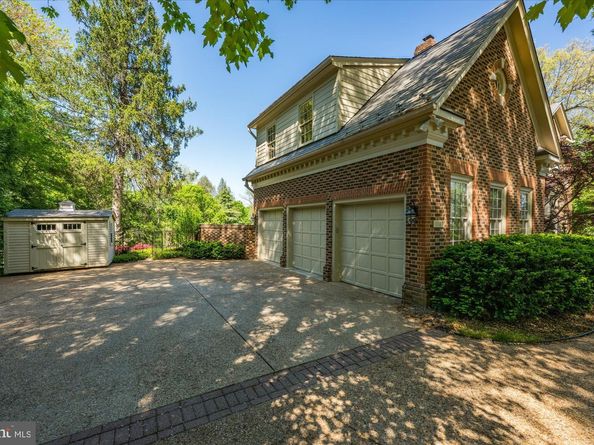 1101 Dogwood Drive, Mclean VA 22101