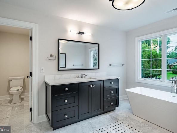 407 Oakwynne Drive, Wynnewood PA 19096