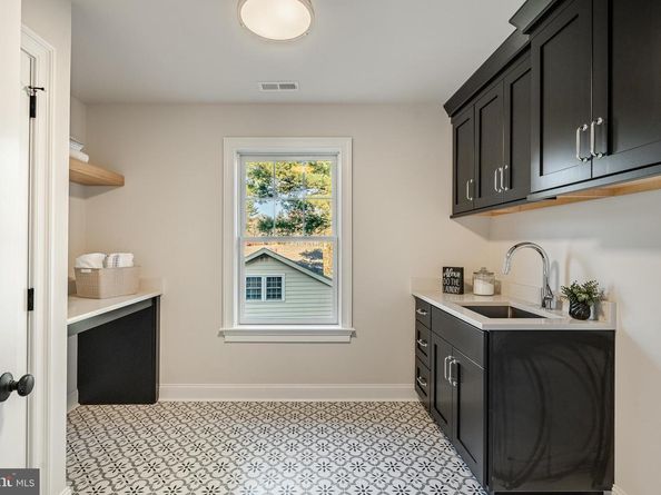 407 Oakwynne Drive, Wynnewood PA 19096