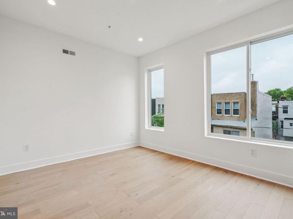 1407 S Napa Street, Philadelphia PA 19146