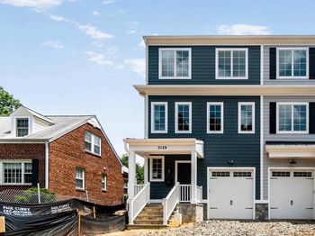 2129 N Troy