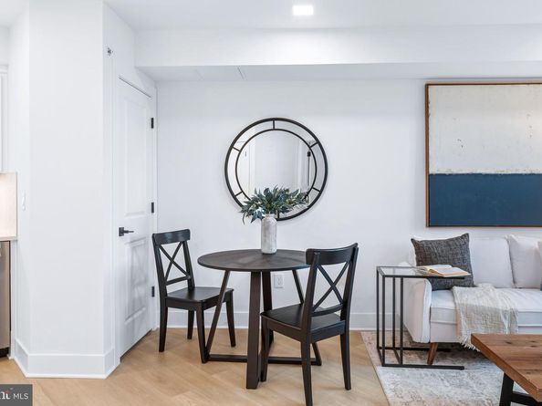 701 N Henry Street 211, Alexandria VA 22314