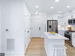 701 N Henry Street 211, Alexandria VA 22314