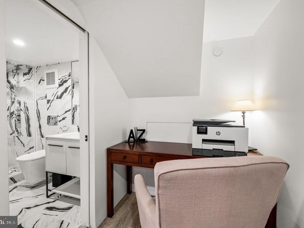 219 S 18TH Street 710, Philadelphia PA 19103