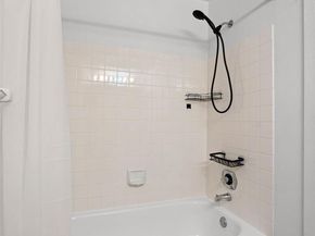 26 Bonnie Gellman Court B26, Philadelphia PA 19114