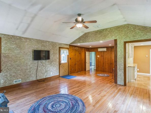 1305 Meetinghouse Road, North Wales PA 19454
