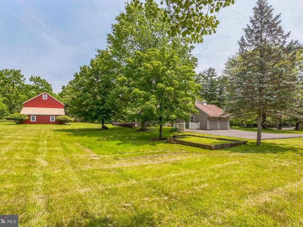 1305 Meetinghouse Road, North Wales PA 19454