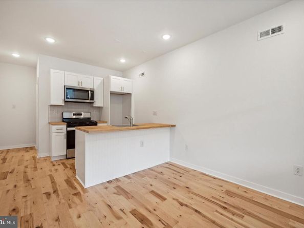 865 N 43rd Street, Philadelphia PA 19104