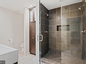 8633 Janet Lane, Vienna VA 22180