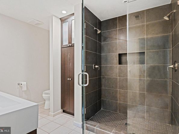 8633 Janet Lane, Vienna VA 22180