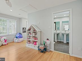 8633 Janet Lane, Vienna VA 22180