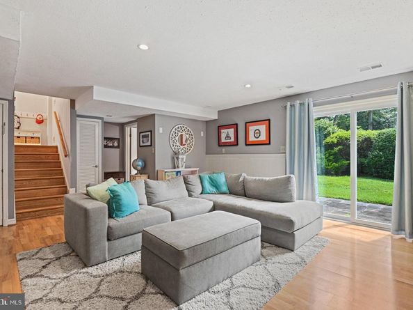 8633 Janet Lane, Vienna VA 22180