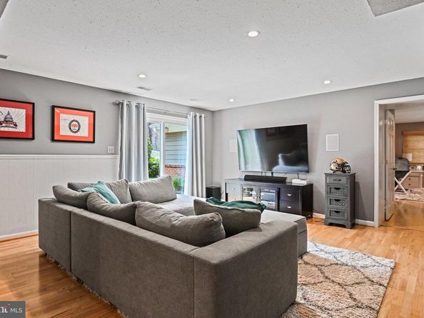 8633 Janet Lane, Vienna VA 22180