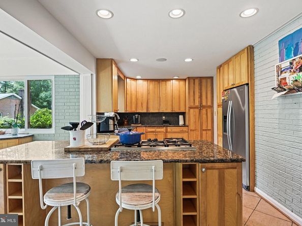 8633 Janet Lane, Vienna VA 22180