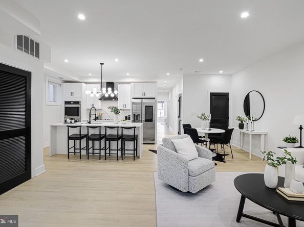 616 NW Kenyon Street NW 3, Washington DC 20010