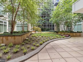 23 S 23rd 7D, Philadelphia PA 19103