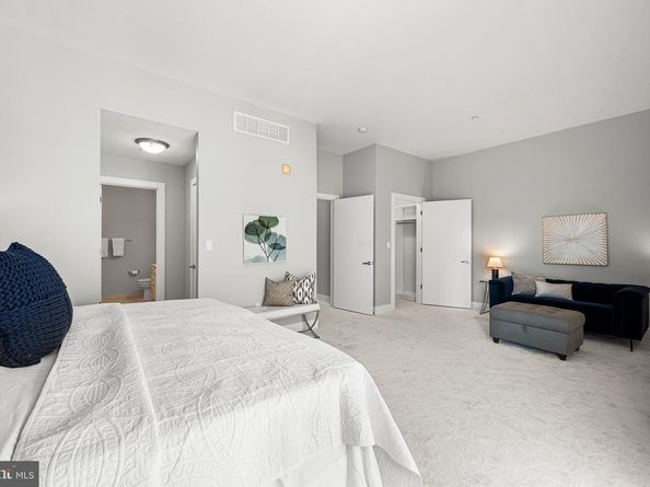 23 S 23rd 7D, Philadelphia PA 19103