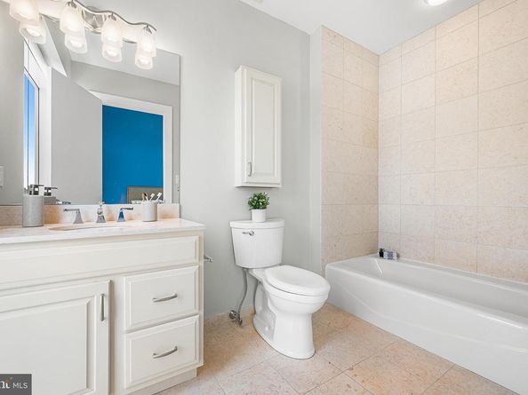 23 S 23rd 7D, Philadelphia PA 19103