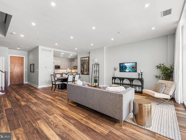 23 S 23rd 7D, Philadelphia PA 19103
