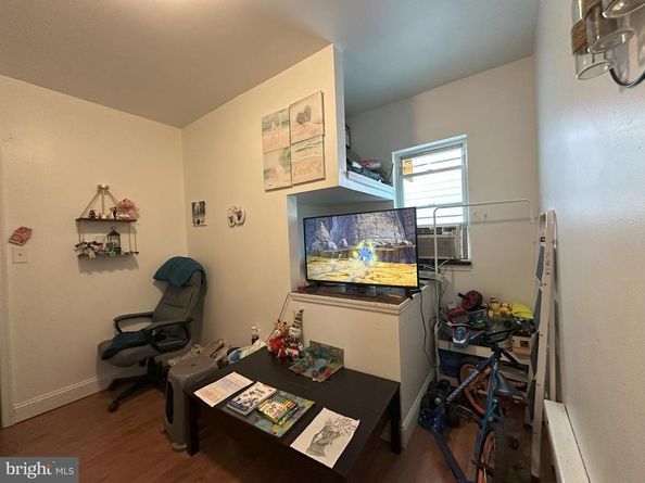 2014 S 7TH Street, Philadelphia PA 19148