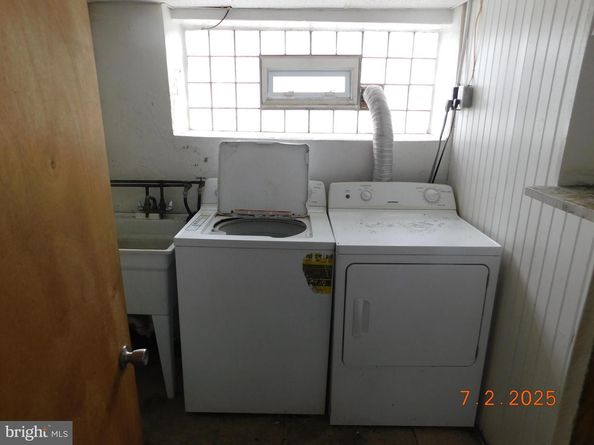 6042 N American Street, Philadelphia PA 19120