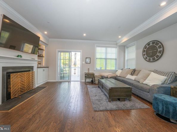 300 Rock Run Circle, Broomall PA 19008