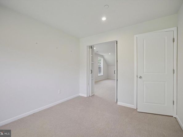 300 Rock Run Circle, Broomall PA 19008