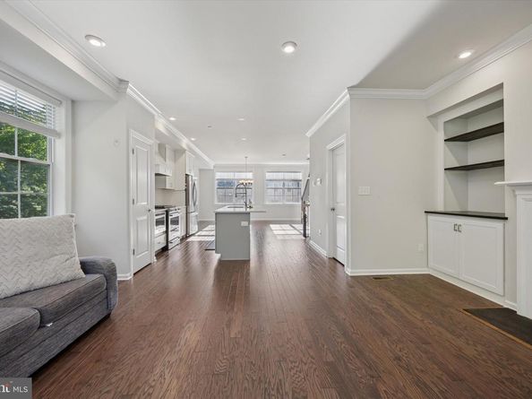 300 Rock Run Circle, Broomall PA 19008