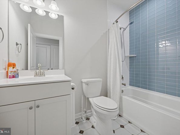 300 Rock Run Circle, Broomall PA 19008