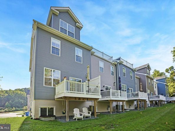 300 Rock Run Circle, Broomall PA 19008