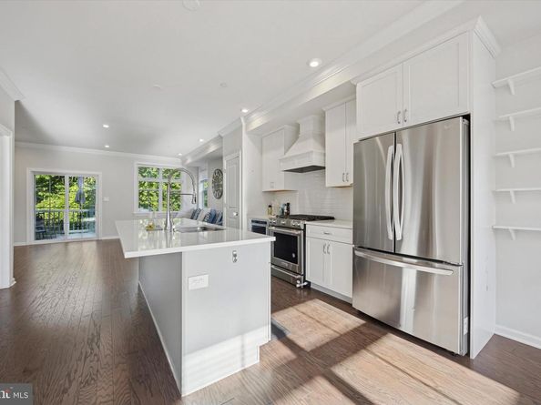 300 Rock Run Circle, Broomall PA 19008