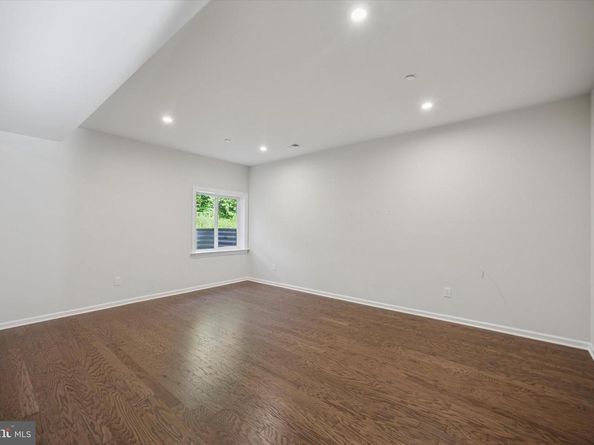 300 Rock Run Circle, Broomall PA 19008